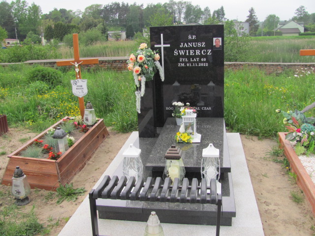 Grób Janusz Świercz